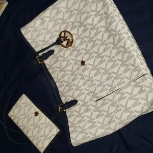 Michael Kors Purse and Wallet Navy Blue 😍